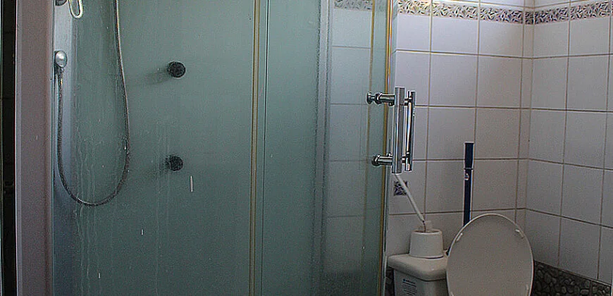 12. Bano compartido 870x420 1